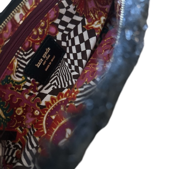 Kate Spade Black Faux Fur Shoulder Bag Embossed Strap Bright Print Lining Chic - Picture 11 of 15